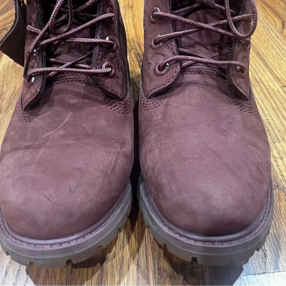 Women’s Red Velvet Timberland‎ Leather Boots Size 8.5 Some Stains see pictures